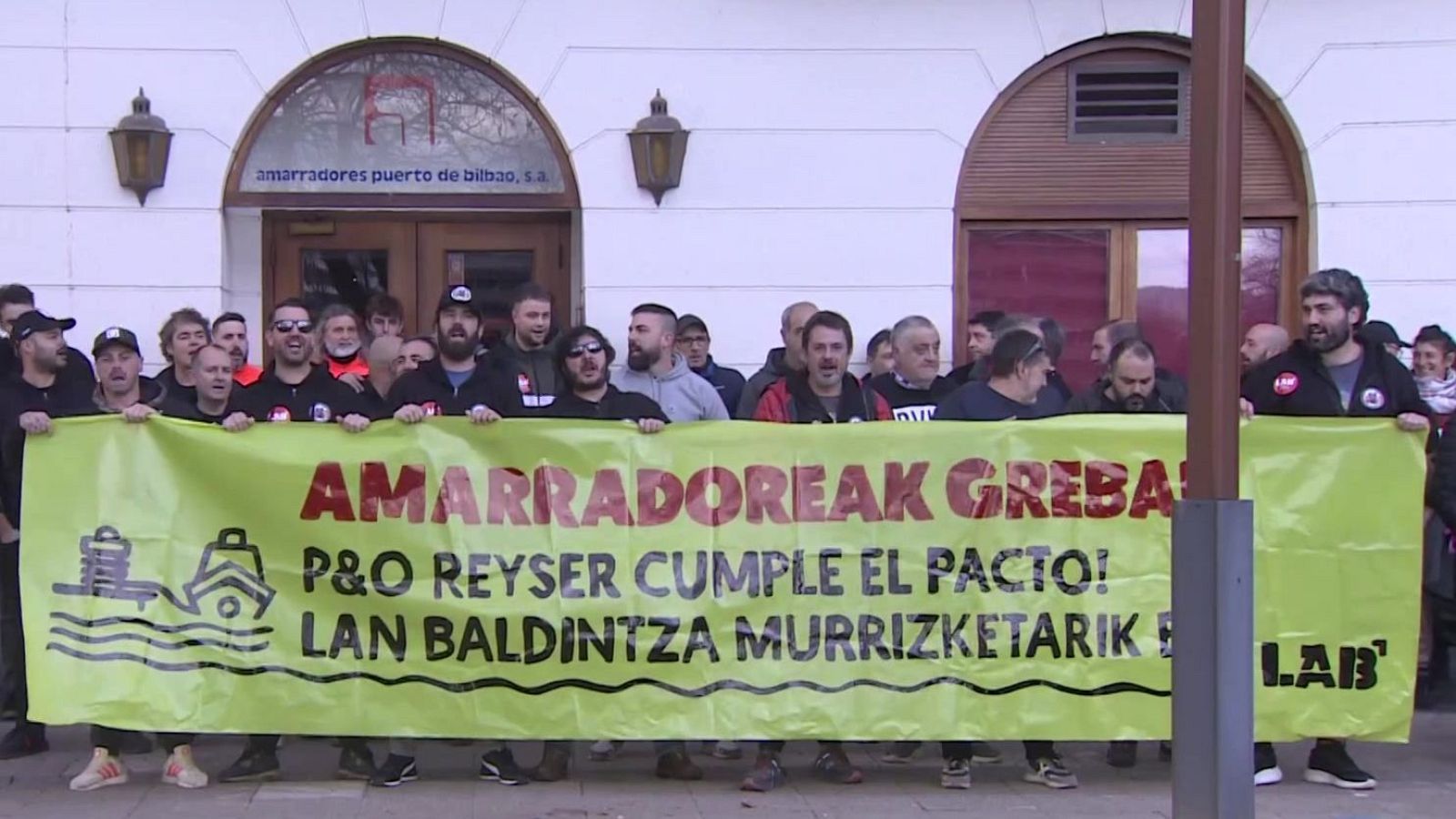 Primera huelga en 35 años de amarradores de Puerto Bilbao - Telenorte - País Vasco | Ver