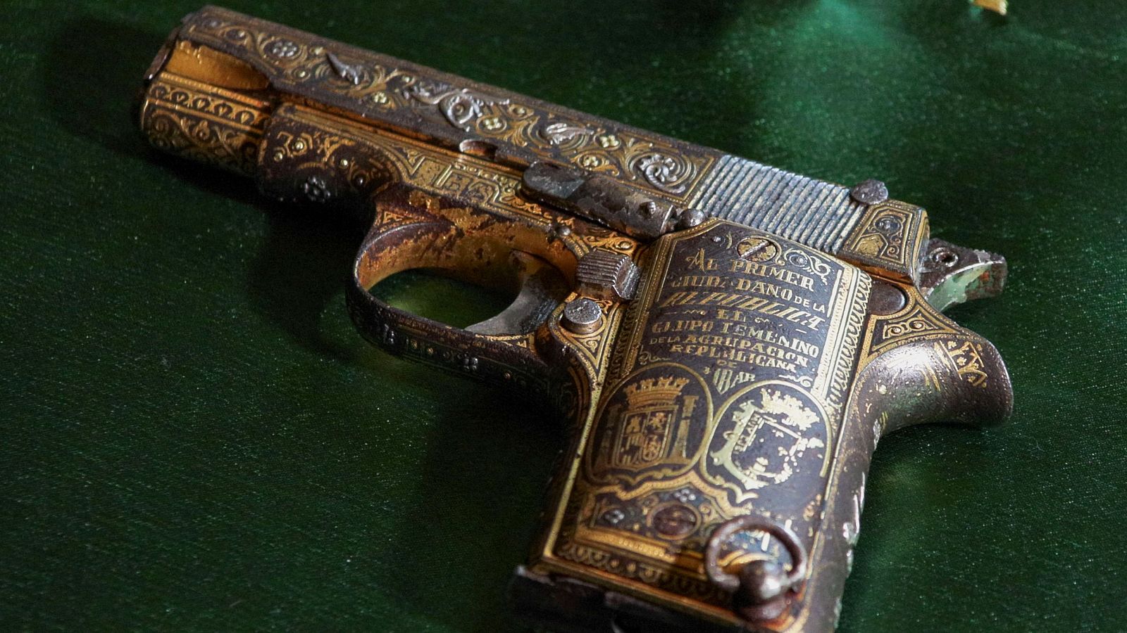 Francia devuelve a España la pistola de Alcalá Zamora | Ver