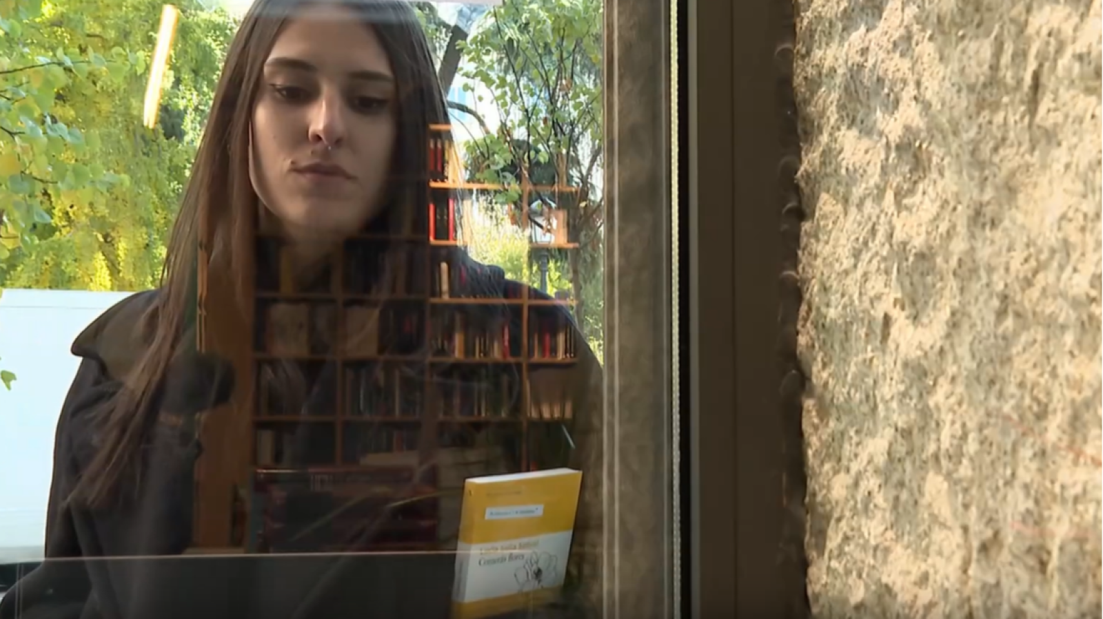 Comerás flores es la ópera prima de Lucía Solla - Telediario 2 | Ver