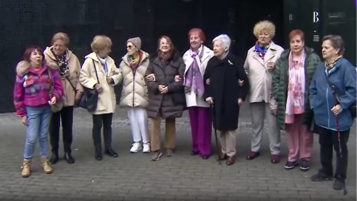Telediario 2 - Las costureras de Balenciaga en el Museo del Modisto, Getaria