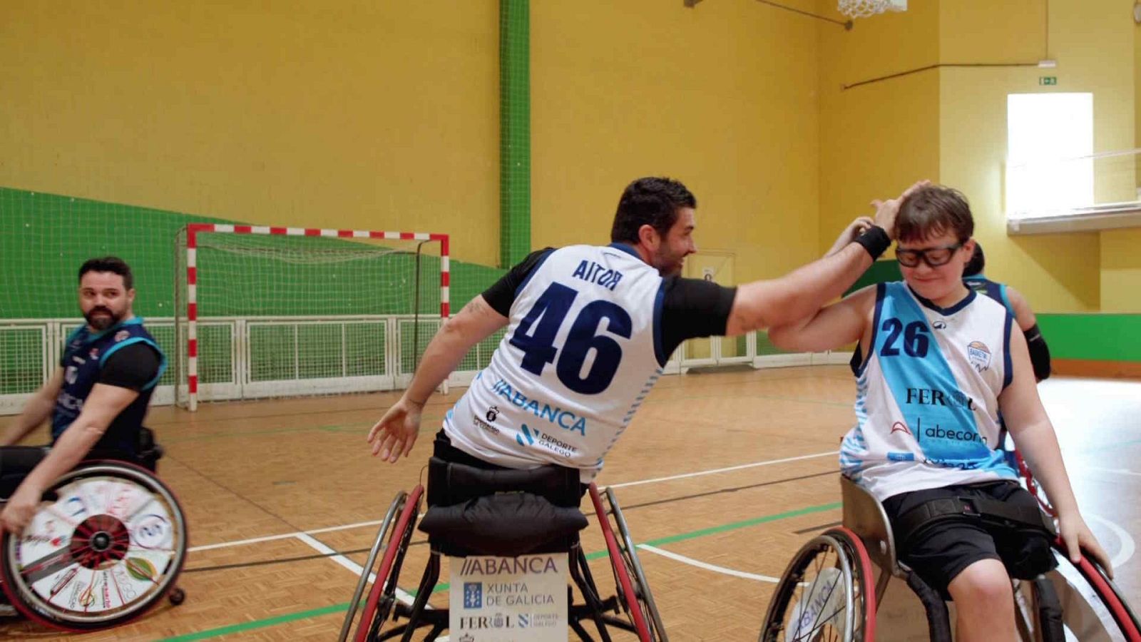 De seda y hierro - Equipo con corazón | Ver