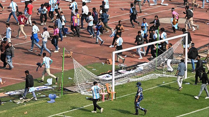 Fútbol - Cargas policiales y denuncias de estafa empañan la visita de 22 minutos de Messi a Calcuta