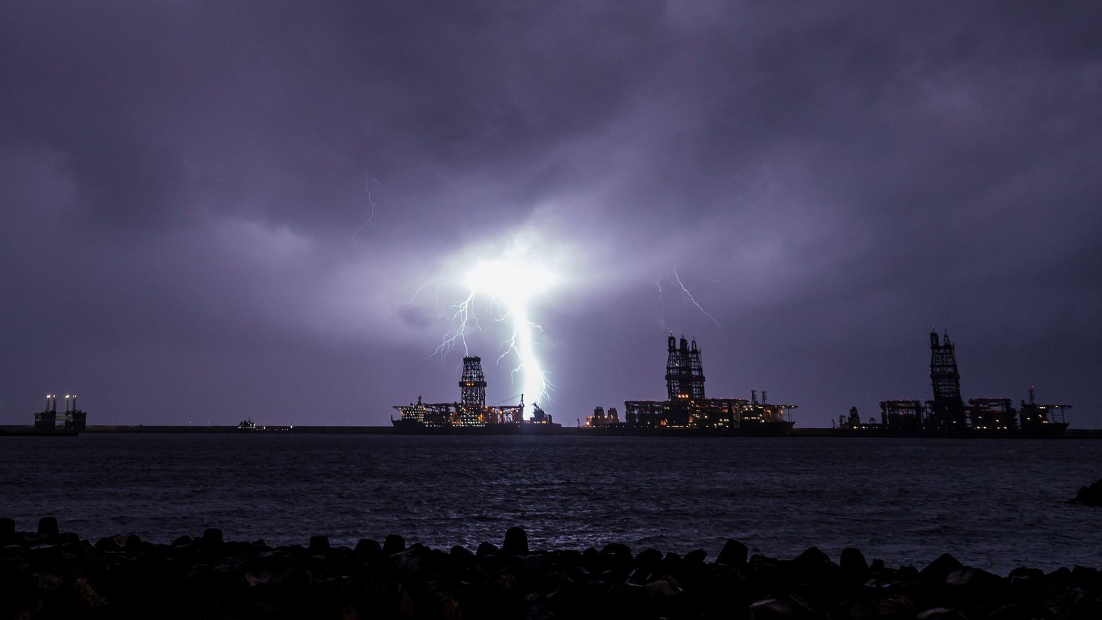 Telediario 2 en cuatro minutos - 13/12/25 - RTVE.es | Ver