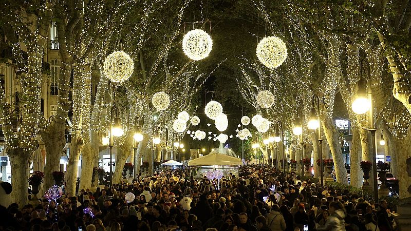 Incendios navideños: los fuegos se multiplican en diciembre por decoraciones y calefactores - Telediario Fin de Semana | Ver