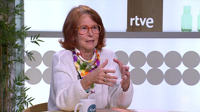 Esther Giménez-Salinas: "Necessitem una segona transició social"