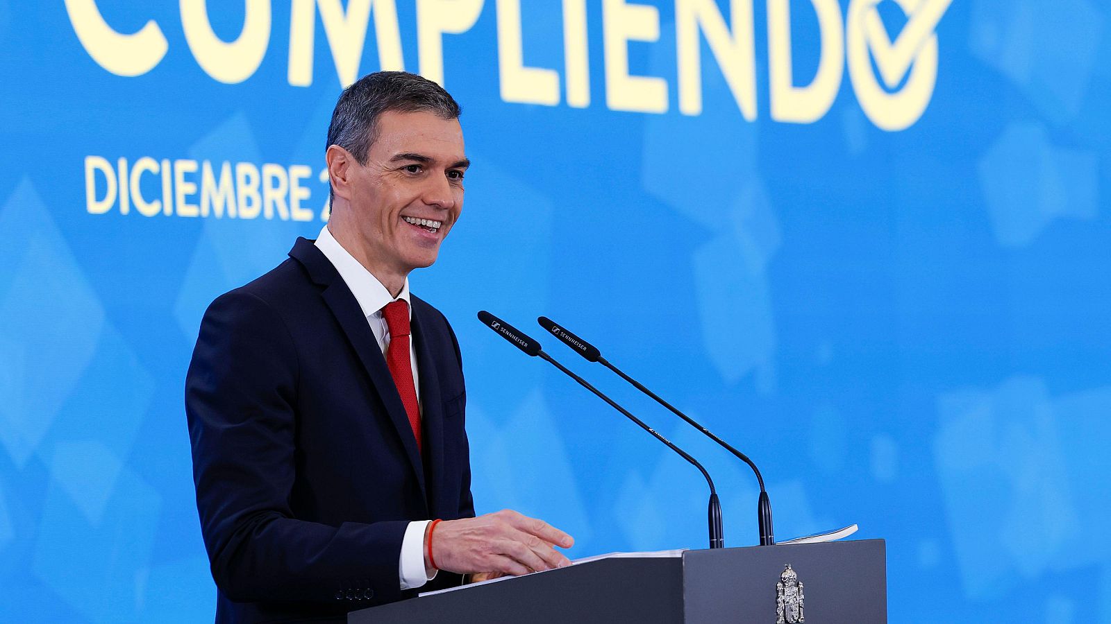Pedro Sánchez presenta su informe "Cumpliendo" y asegura que agotará la legislatura y defiende que actuación contundente del PSOE contra el acoso - Telediario 1 | Ver