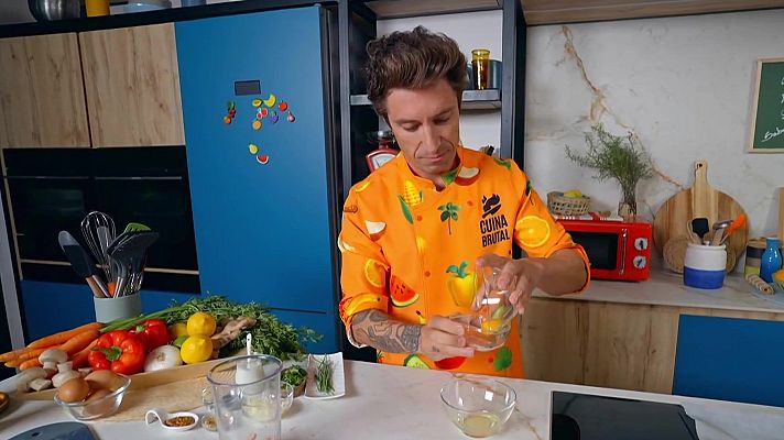 Cuina Brutal - Bastonets de tonyina, noodles i pa de pessic de plàtan