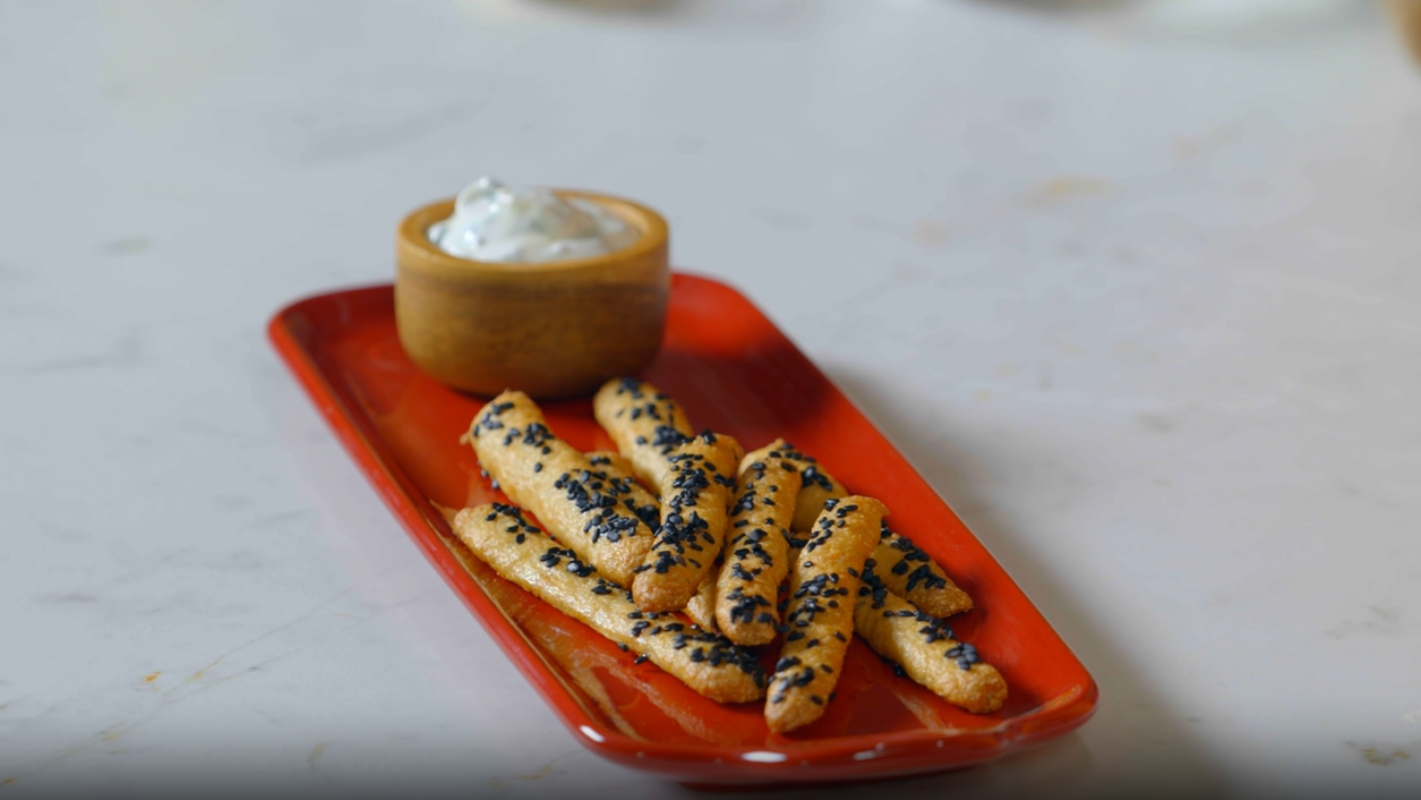 Bastonets de tonyina al forn - Cuina brutal - Cuina Brutal | Veure