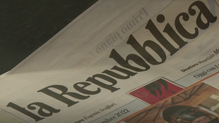 Telediario 2 - Polémica en Italia por la posible compra de los diarios La Stampa y La Reppubblica