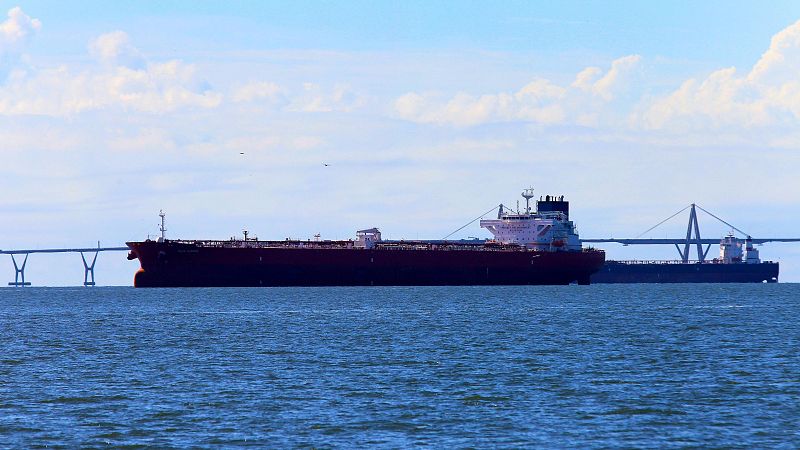 Trump ordena el bloqueo de todos los petroleros sancionados que entren y salgan de Venezuela | Ver