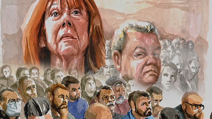 Ilustración de una escena con varias personas en un ambiente sombrío. Se observan rostros en primer plano, incluyendo una mujer pelirroja y un hombre canoso, con una sensación de multitud detrás.