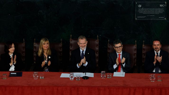 Diario 24 - El rey entrega los despachos a los nuevos fiscales del Estado