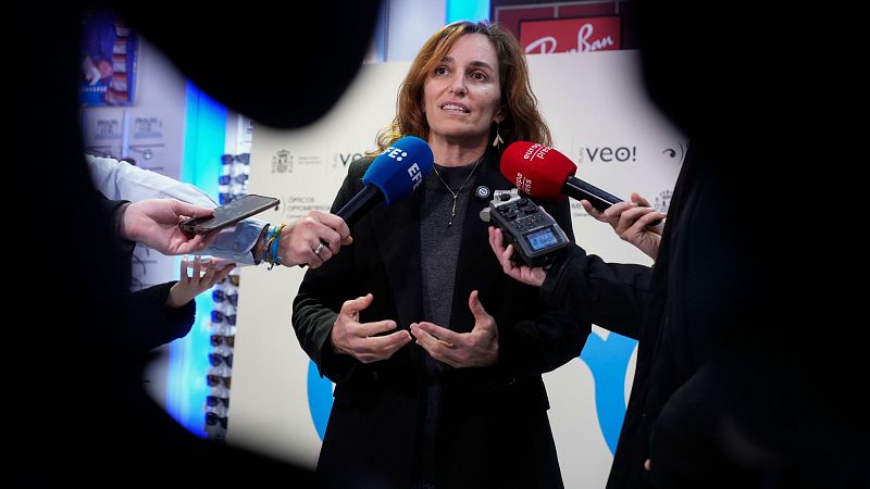 La ministra de Sanidad "lamenta" que los sindicatos médicos "se hayan levantado de la mesa" - Informativo 24h | Ver