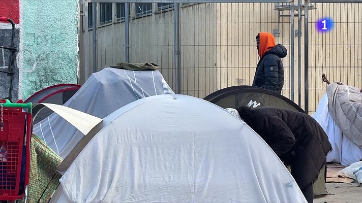 L'Informatiu - El desallotjament massiu a Badalona deixa desenes de persones al carrer