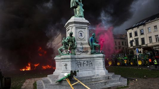 Los agricultores protestan en Bruselas contra el acuerdo entre la UE y Mercosur y los recortes de la PAC