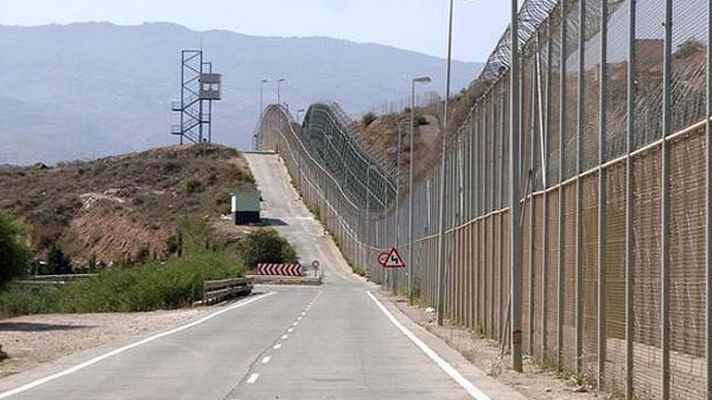 Informativo 24h - Marruecos aborta un asalto a la valla de Melilla de unos 200 inmigrantes
