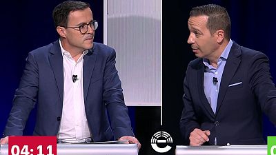 Fern�ndez le reprocha a Gallardo que "est� procesado" y este le acusa de "embarrar" el debate