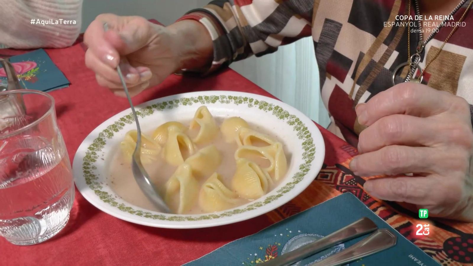 Com fer el caldo de Nadal o carn d'olla - Aquí la Terra - Aquí la Terra | Veure