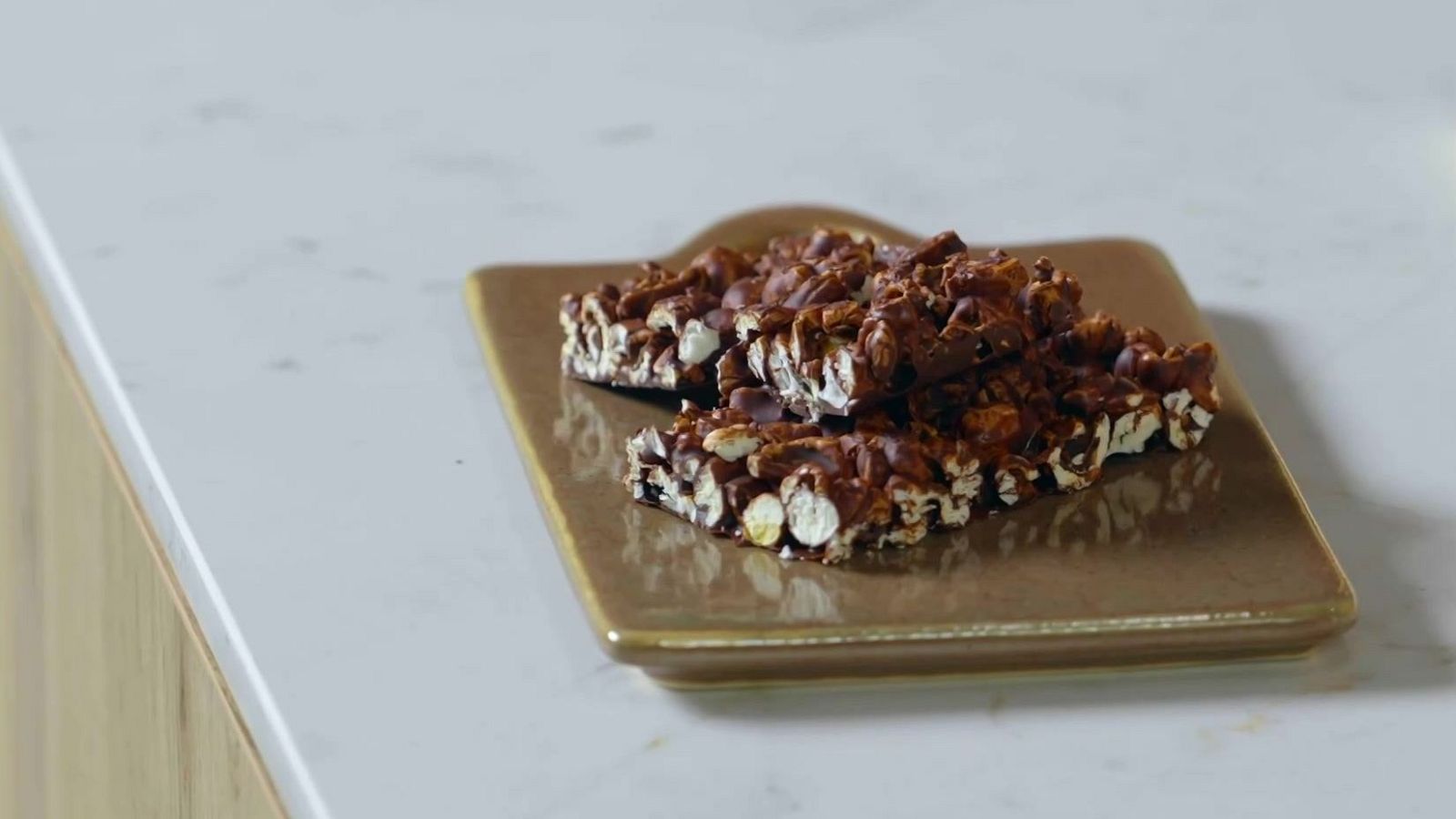 Barretes de crispetes amb xocolata - Cuina Brutal - Cuina Brutal | Ver