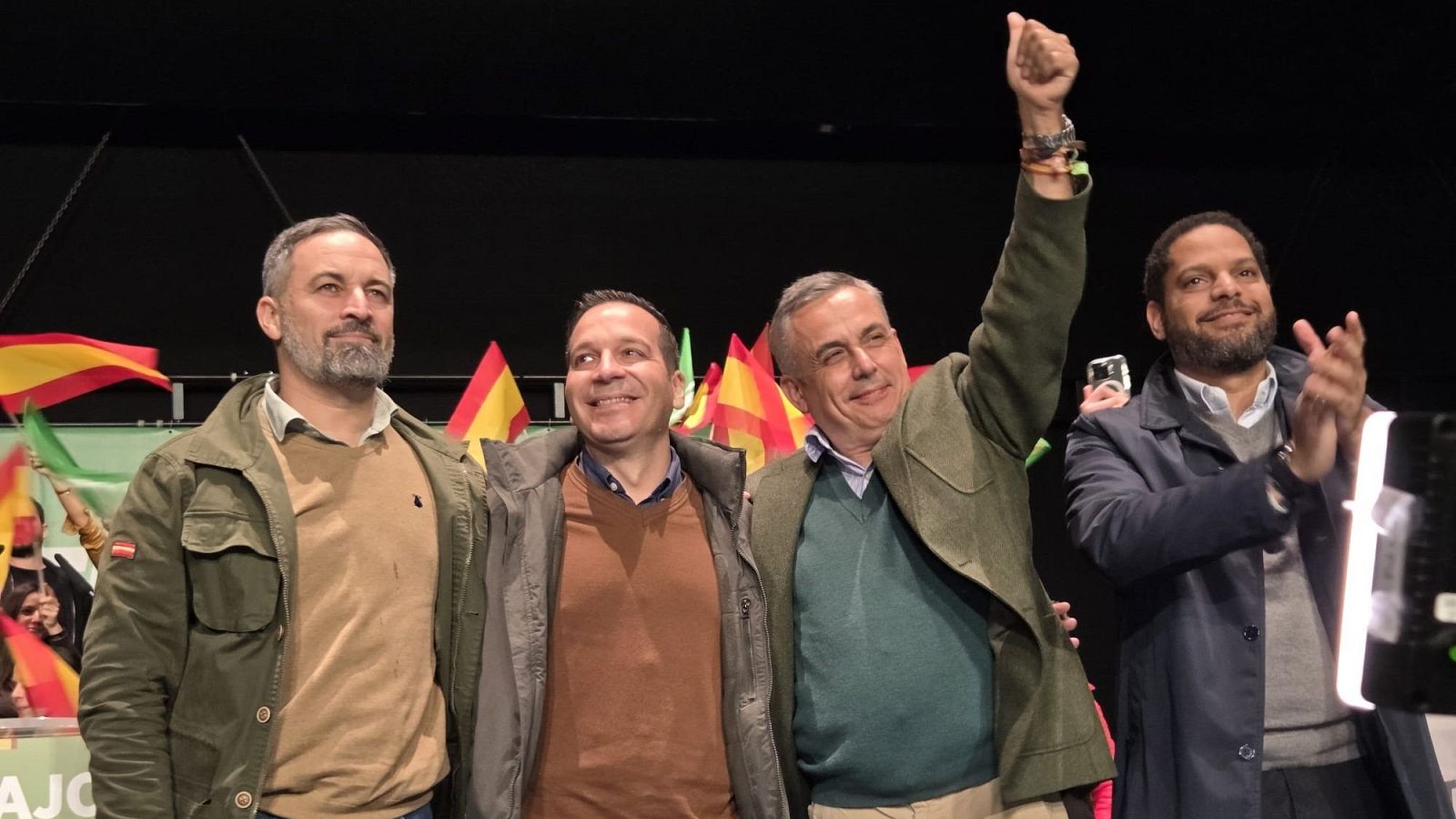 Abascal carga contra la "estafa" del "bipartidismo" y reta a Guardiola | Ver