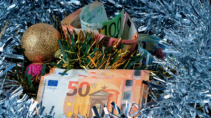 Telediario 2 - Llega la ansiada paga extra de Navidad para muchos trabajadores