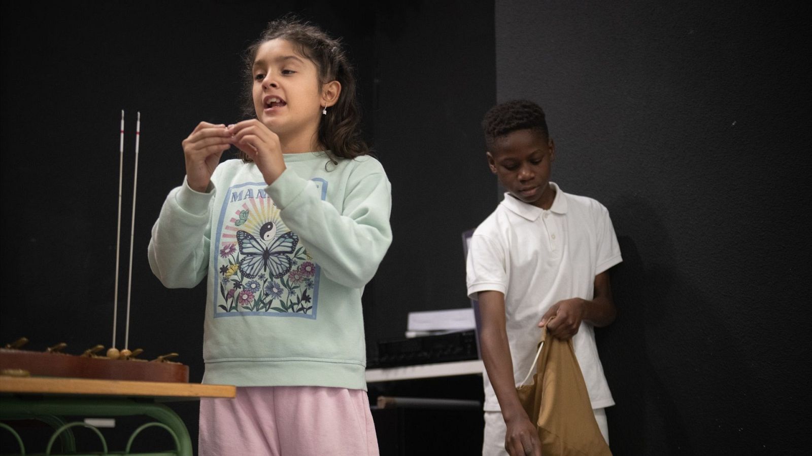 Nervios e ilusión entre los niños de San Ildefonso antes de la Lotería de Navidad 2025 | Ver