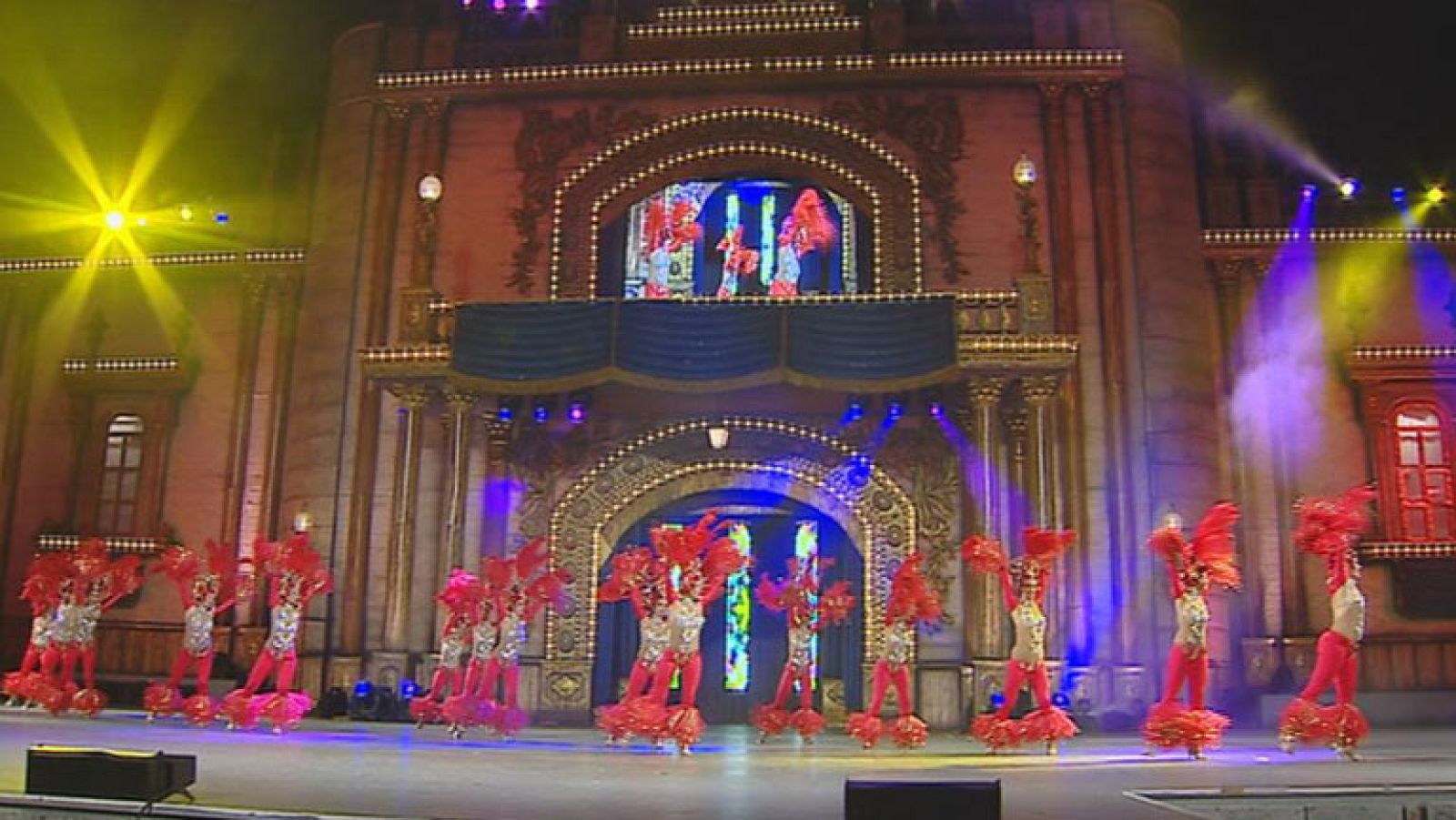 Disfraces, comparsas y desfiles en los carnavales de toda España