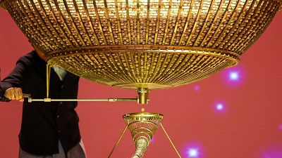 As� se ha vivido el Gordo de la Loter�a en el interior del Teatro Real - Loter�a de Navidad | Ver