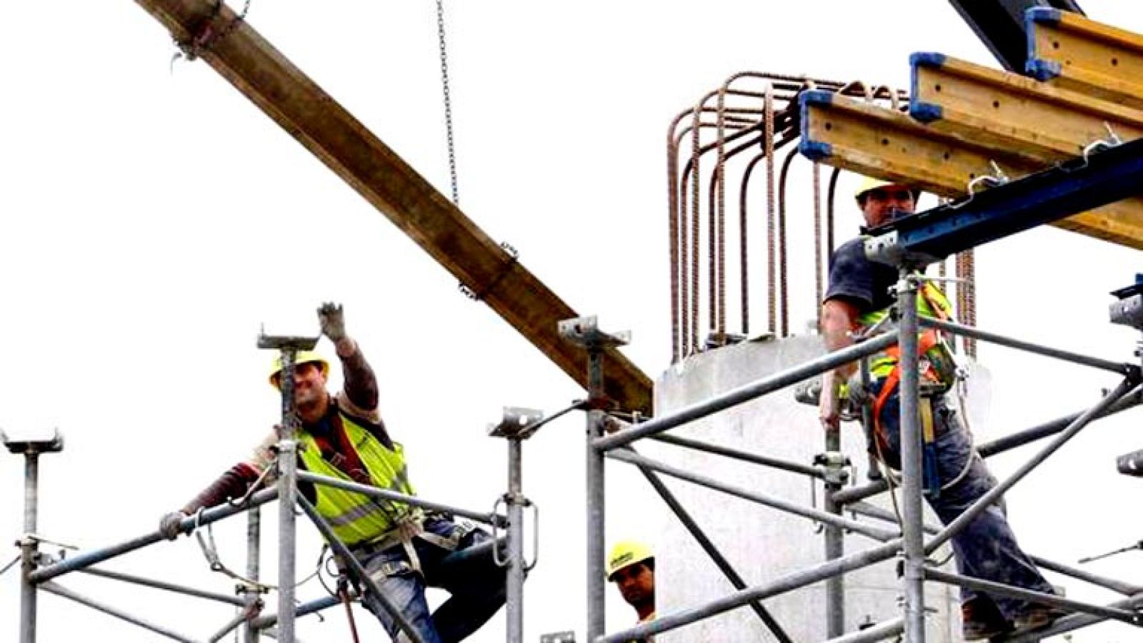 Empleo, expertos y sindicatos difieren sobre reforma laboral, que cumple un año