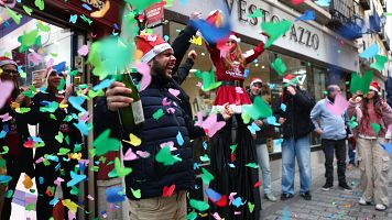 El 25.508 y el 78.477, los cuartos premios, salpican de millones la geografía española