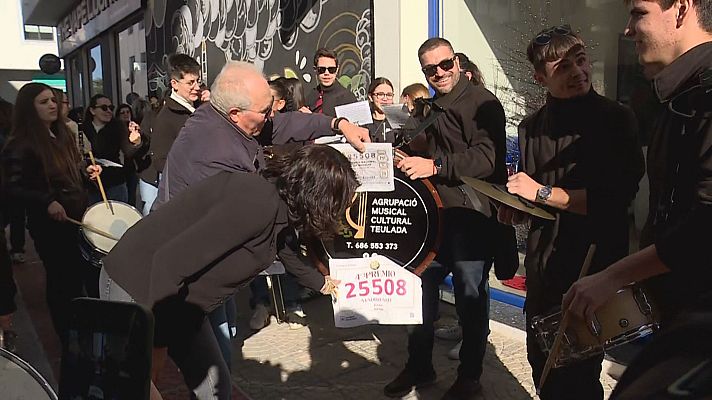 L'informatiu - Comunitat Valenciana - El Sorteo de Navidad deja 21 millones de euros en Moraira con el cuarto premio