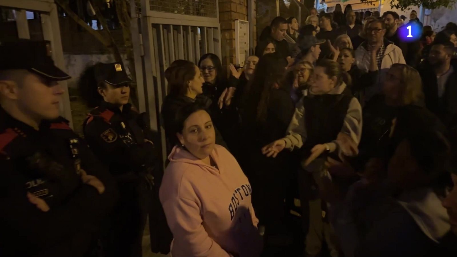 Badalona busca sortida pels desallotjats del B9 - L'Informatiu | Veure