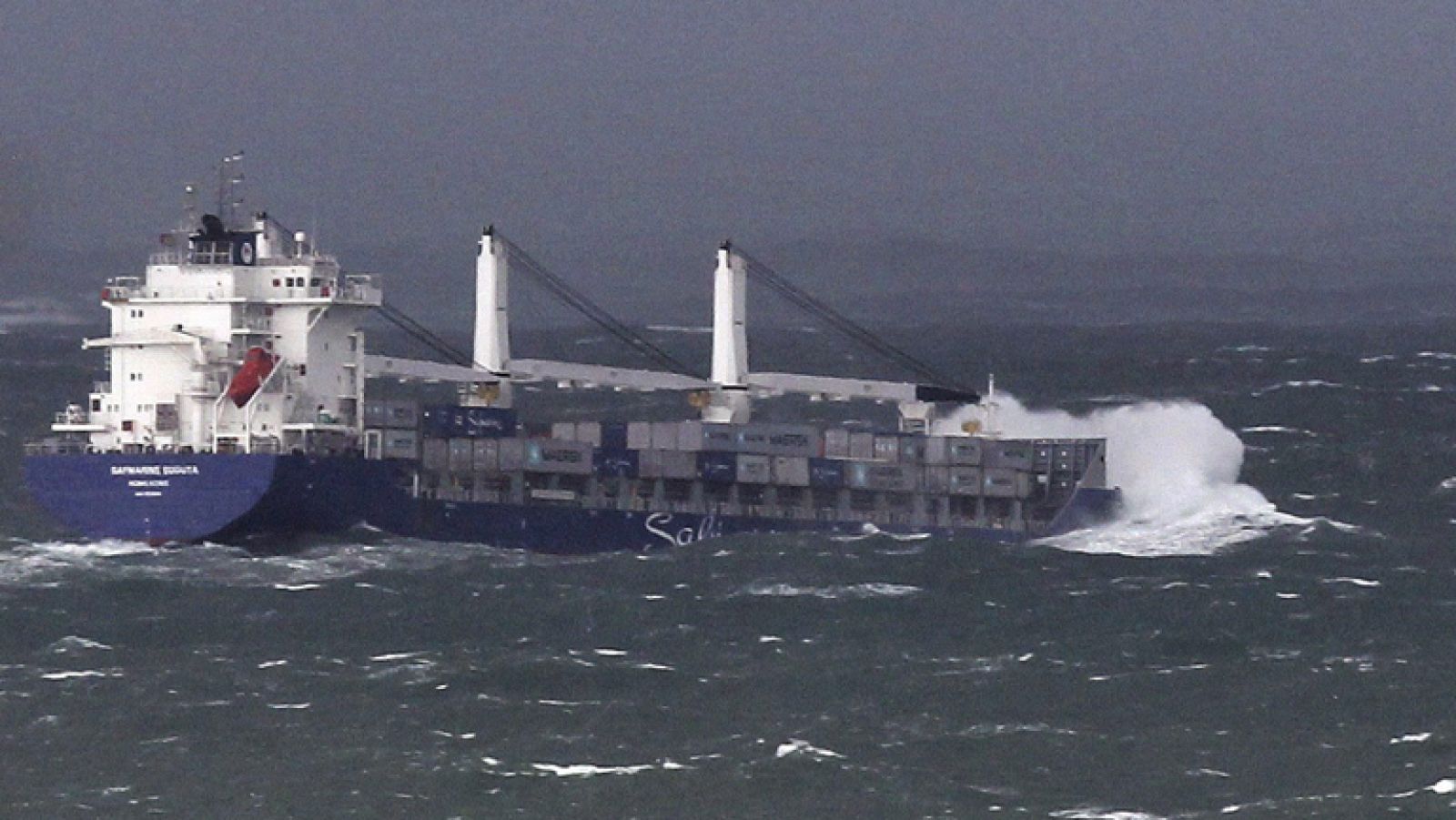 El tráfico de mercancías aumentó un 4% en 2012 en los puertos españoles