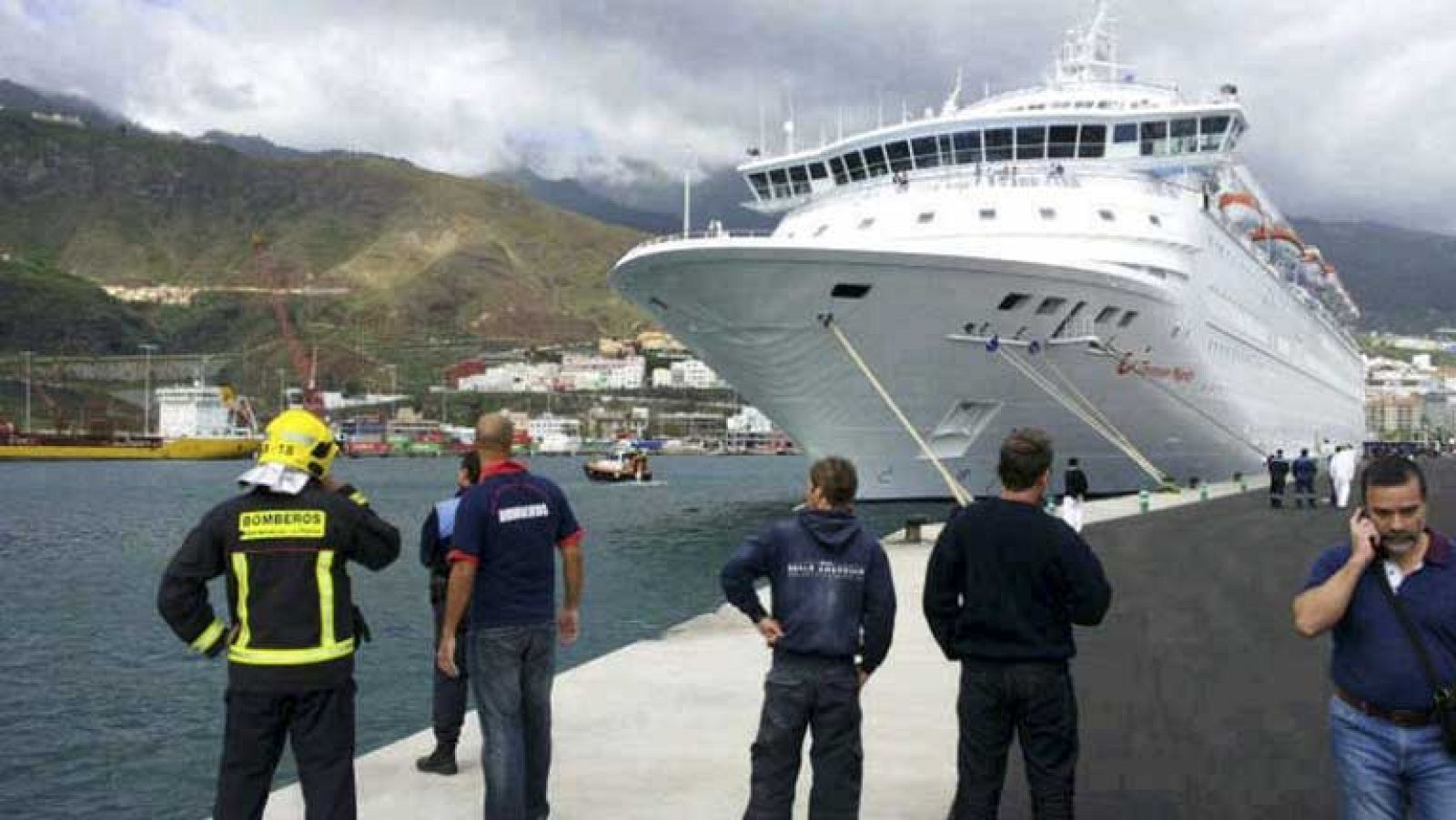 Cinco muertos en un simulacro de emergencia en un crucero en Tenerife | Ver