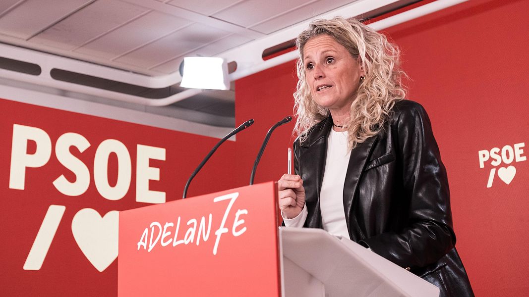 El PSOE ve a Guardiola "m�s dependiente de la ultraderecha" y deja a los militantes extreme�os la decisi�n en la investidura
