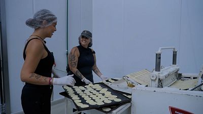 Jedet y Andrea, en apuros entre alfajores