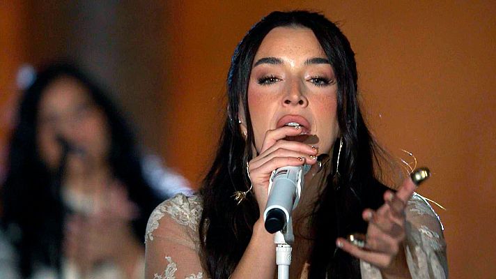 La Casa de la Música - Lola Índigo canta "VERDE"