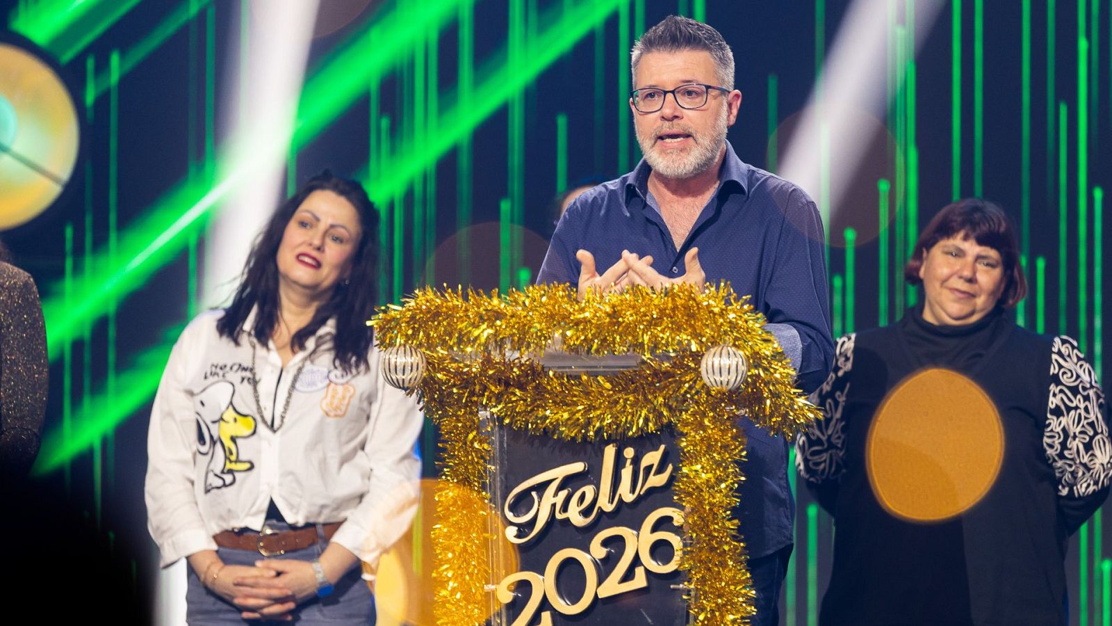 Héctor de Miguel recibe un regalo de Marina Lobo | Ver