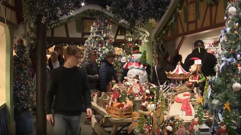 ¿Papá Noel o Reyes? ¿De qué depende la elección? - Telediario 1 | Ver