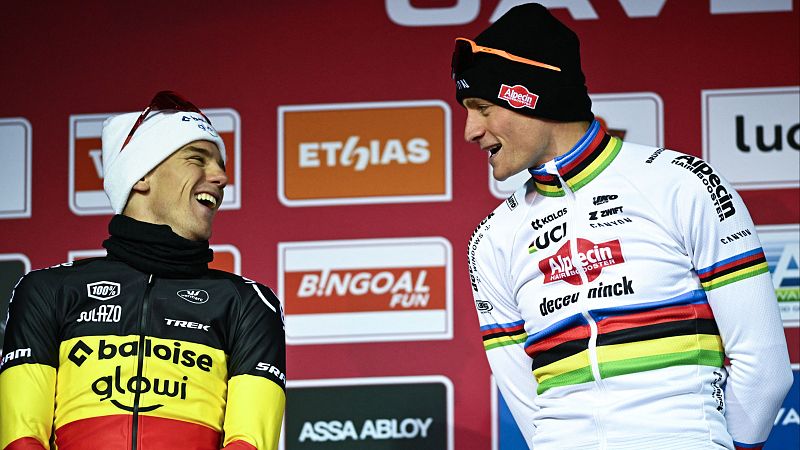 Ciclocross | Un error de Nys dispara a Van der Poel en Gavere - Ciclismo | Ver
