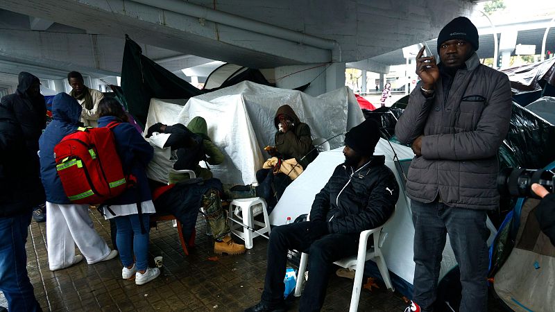 Cáritas Barcelona, tras los desalojos de Badalona: "Se ha sembrado odio" - Fin de semana 24h | Ver