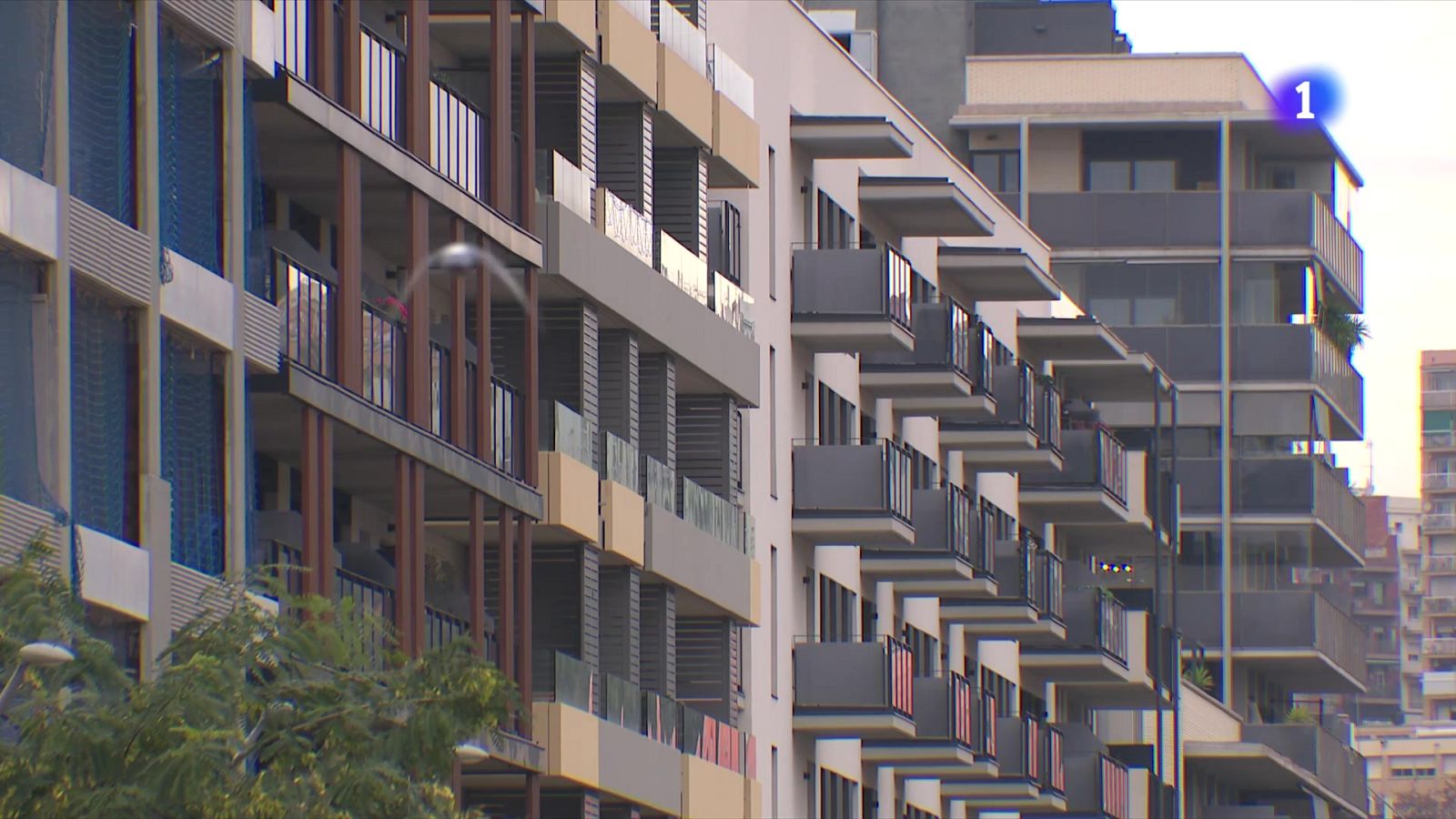 El Govern estudia impedir la compra de pisos com a inversió