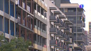 El Govern estudia impedir la compra de pisos com a inversi�