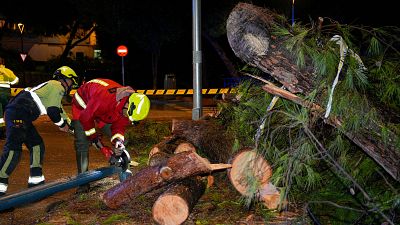 Las fuertes lluvias dejan inundaciones en M�laga y ponen en aviso rojo a Murcia - Fin de semana 24h | Ver