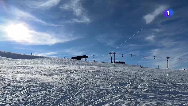 La neu impulsa un Nadal de rècord al Pirineu gironí - L'Informatiu | Veure