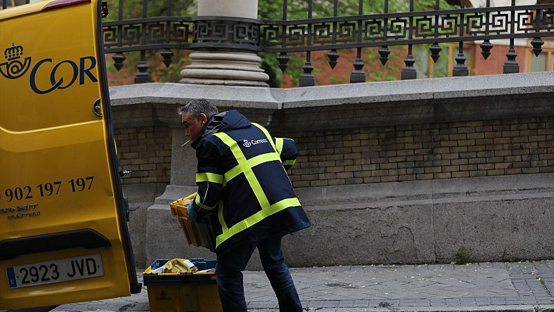 Aumentan las estafas en entregas de paquetes durante la Navidad - Telediario Fin de Semana | Ver