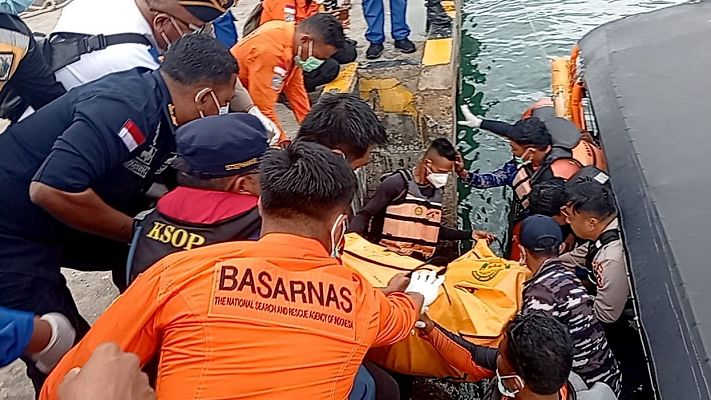 La hora de La 1 - Hallan el cuerpo de la niña española desaparecida en un naufragio en Indonesia