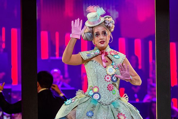 Aria, locos por la ópera - Carmen interpretó "Les oiseaux dans la charmille" de Los cuentos de Hoffmann