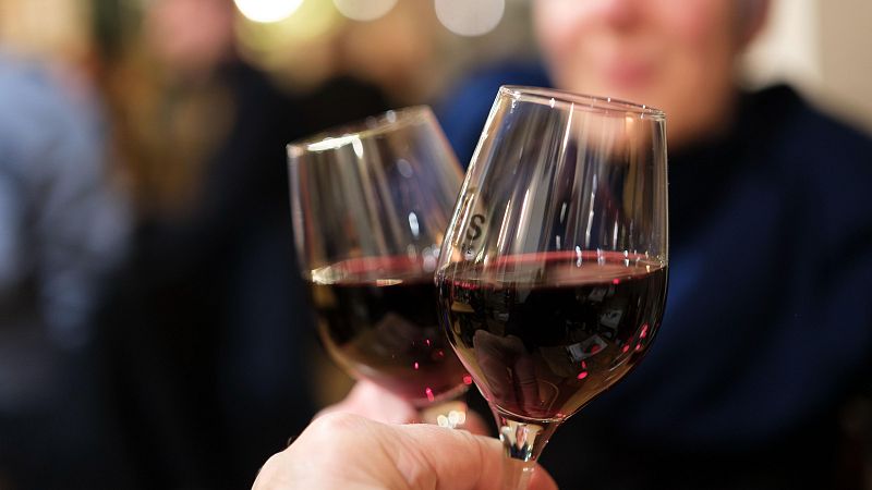 Ser abstemio en Navidad - Telediario 2 | Ver