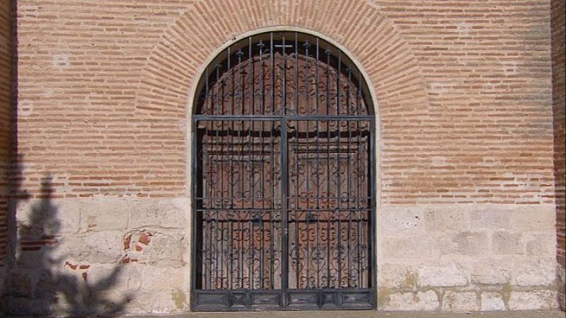 Polémica por el intento de venta de una puerta Barroca, del Siglo XVI, de una iglesia de un pueblo de Valladolid